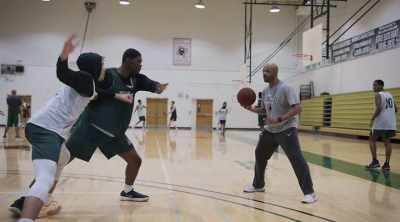 To make it to that Elite Eight, - Last Chance U: Basketball