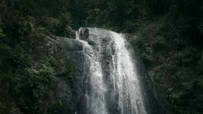 To pass, he needs to
withstand this freezing cascade... - Limitless with Chris Hemsworth
