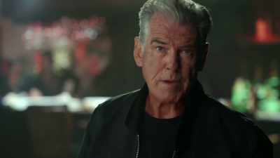 To pull off that plan, the team
has to lure him of his office - History's Greatest Heists with Pierce Brosnan
