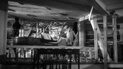 Toby, old boy.
- Vin! - Mrs  Miniver