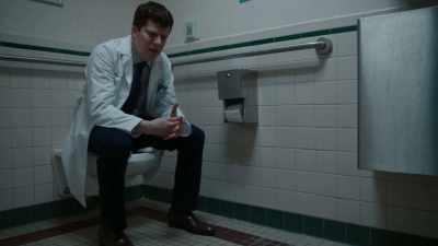 Toby tried to pull it together,
but this time it was hard. - Fleishman Is in Trouble
