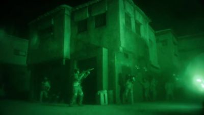 TOC, this is Echo 1.
Breach in place. - SEAL Team