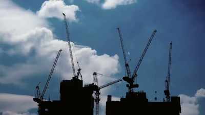 Today city skylines are dominated by cranes - Ancient Engineering