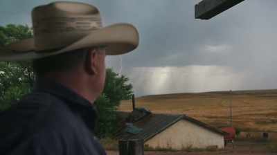 TODAY, EVERY STORM THAT SLAMS
THESE HIGH PLAINS - Dino Hunters