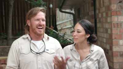 Today, I've got
a pretty fun project - Fixer Upper: Behind the Design