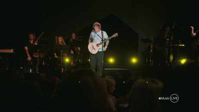 Toen dit allemaal gebeurde,
had ik anderhalf, - Apple Music Live: Ed Sheeran