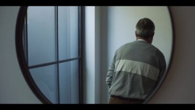 (TOILET FLUSHES) - Mr Inbetween