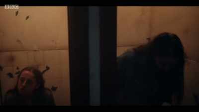 TOILET FLUSHES - Baptiste