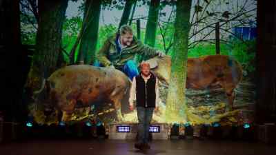 Toisen nimi on Hazel siksi, - The World According to Kaleb - On Tour