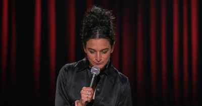Tom Brady, - Jenny Slate: Stage Fright