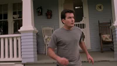 Whoa. - Tom, did you hear... - The dogs are acting strange. - Scary Movie 3