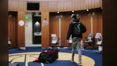 [Tom] He can play multiple positions.
He's got elite speed. - Destination NBA: A G League Odyssey