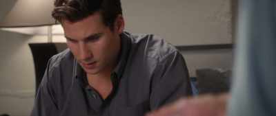 - Tom?
- Mm? Uh, yeah. - A Thousand Little Cuts