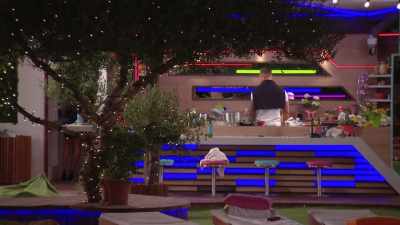 TOM: No, I'm just
not bothered, babe. - Love Island