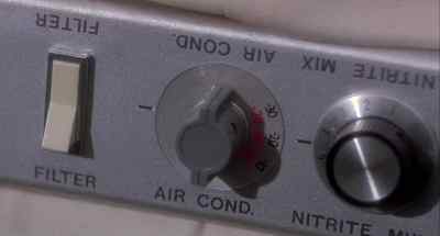 TOM: Oh, no!
(AIR HISSES) - Unidentified Flying Oddball