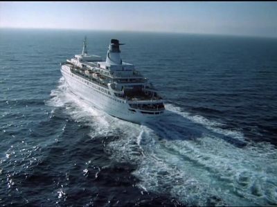Tom: Pull. - The Love Boat