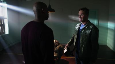 Tom? - Supergirl