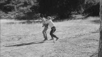 Tom! Tom! - The Left Handed Gun