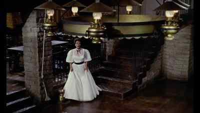 Tom, what are you doing here?
Why didn't you leave with the others? - Johnny Guitar