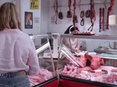 Tomás:
So, tonight you're heading - Piggy