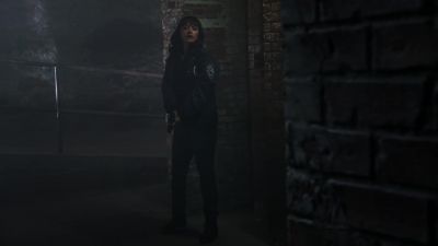 TOMMY :
All units, on my mark. Three... - Blue Bloods