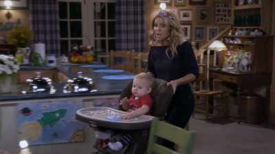 Tommy wants a double cheeseburger.
Throw it in the blender first. - Fuller House