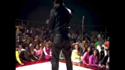 Tomorrow, they'll give you
the questionnaire. - Return of the King: The Fall and Rise of Elvis Presley