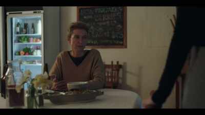 Tom's not floating. - The Sounds