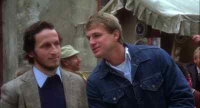 - Tondo, keep an eye on Jenny.
- Yeah. - Howling II: Stirba - Werewolf Bitch