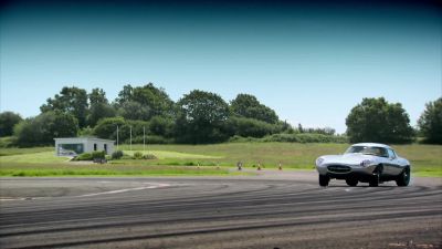 Tonight, I try a classic
Jaguar on our track. - Top Gear