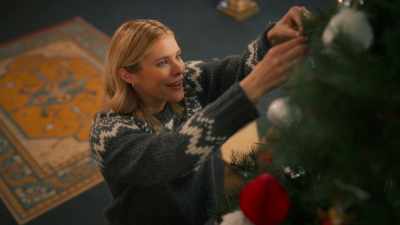 Tonight, um...
You got any plans? - Designing Christmas with You