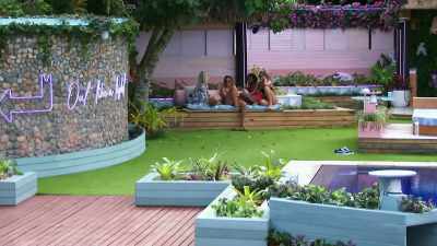 >> TONIGHT YOU'LL BE ABLE TO DO
THAT. - Love Island