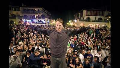 Tony was getting recognized
everywhere. - Tony Hawk: Until the Wheels Fall Off