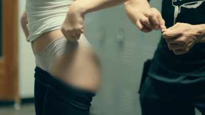 TONY: So, now,
this is Molly's shot. - Trafficked with Mariana van Zeller