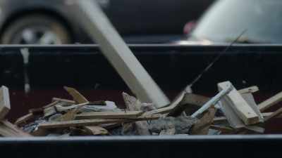 (tools banging)
(machinery whirring) - The Secret Gift of Christmas