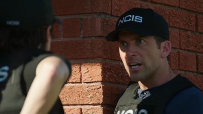 Top apartment-- you get the
front, I got the fire exit. - NCIS: New Orleans