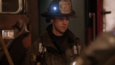 Top floor's all clear, Chief! - Chicago Fire
