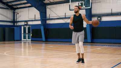 Top two. Wing three. Top two. Wing three.
Here we go. - Stephen Curry: Underrated