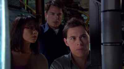 Tosh, can you get us past this?
Easy peasy. - Torchwood