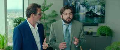 - Total black?
- No, io voglio tornare da stagista. - Mollo tutto e apro un chiringuito