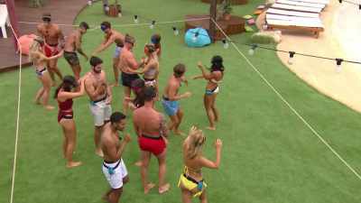 # Touch me
Touch me - Love Island