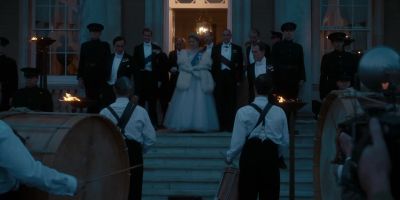 - Townsend?
- Captain Townsend? - The Crown