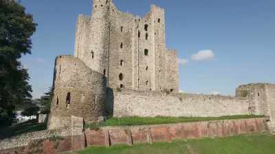 Traces of damage inflicted by enemies - Ancient Engineering