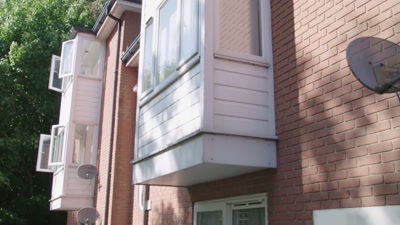 Tracey lived directly below them
and noticed something else odd. - Killers: Caught on Camera