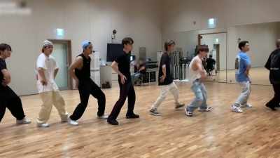 [Tracey] They are living - Larger than Life: Reign of the Boybands