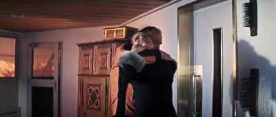 (Tracy screams) - On Her Majesty's Secret Service
