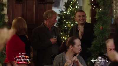 (traditional
Irish music playing) - Christmas at Castle Hart