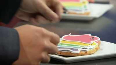 Traditionally, ghosts are white - Halloween Cookie Challenge