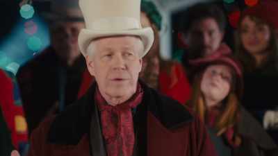 Traditions that bring
our families - A Show-Stopping Christmas
