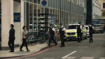 (traffic whirring) - The Chelsea Detective